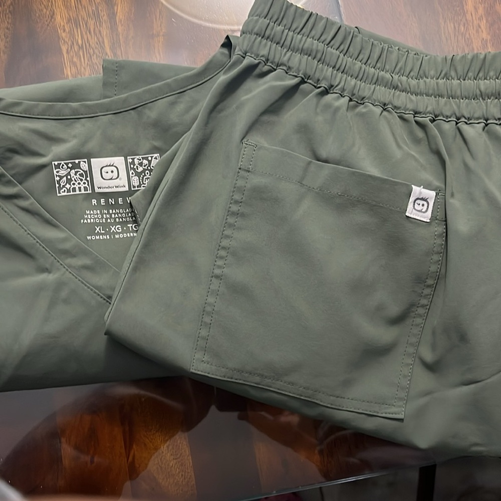 Wonder Wink scrub set XL